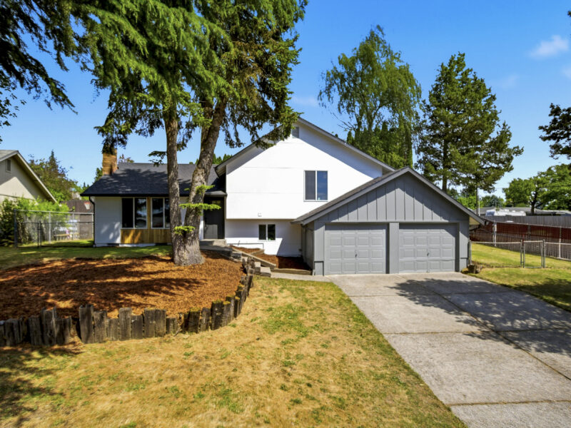 9905 NW 4TH AVE, Vancouver, WA 98685