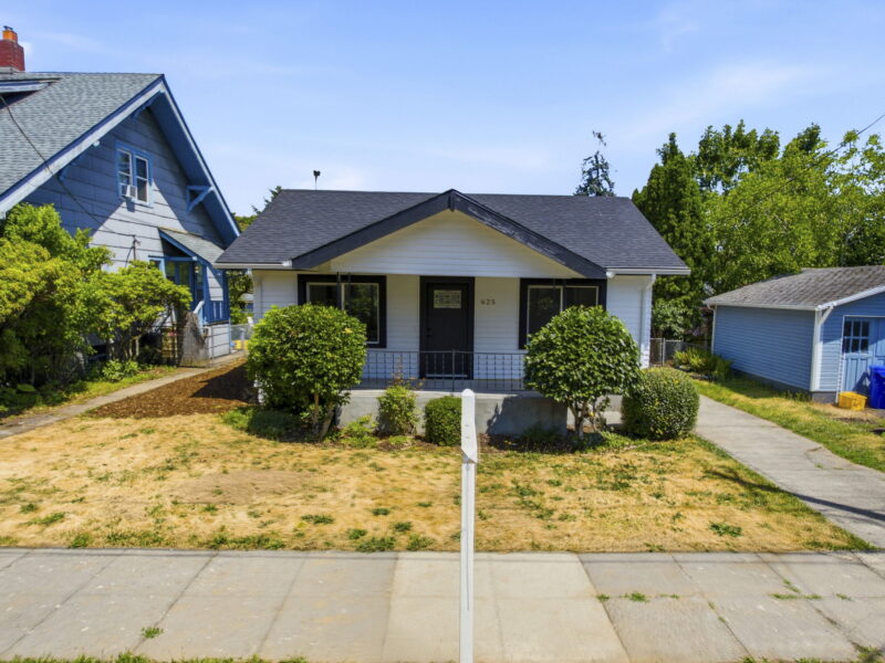 625 N Stafford St, Portland, OR 97217